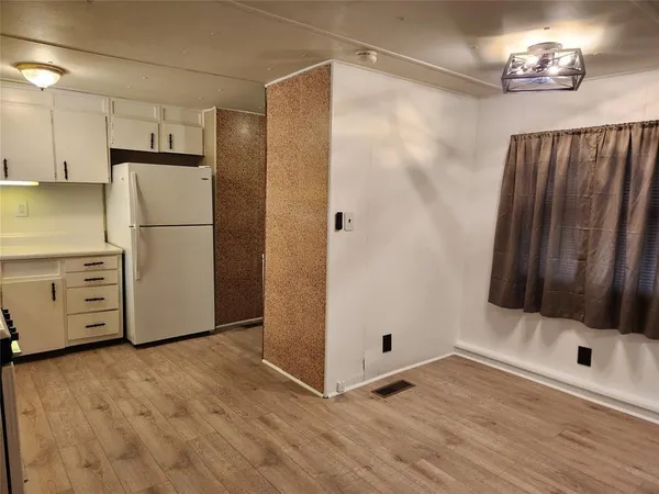 $1,290 | 12208 Lunar Lane, Burleson, TX 76028