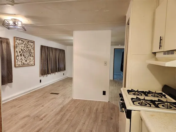 $1,290 | 12208 Lunar Lane, Burleson, TX 76028