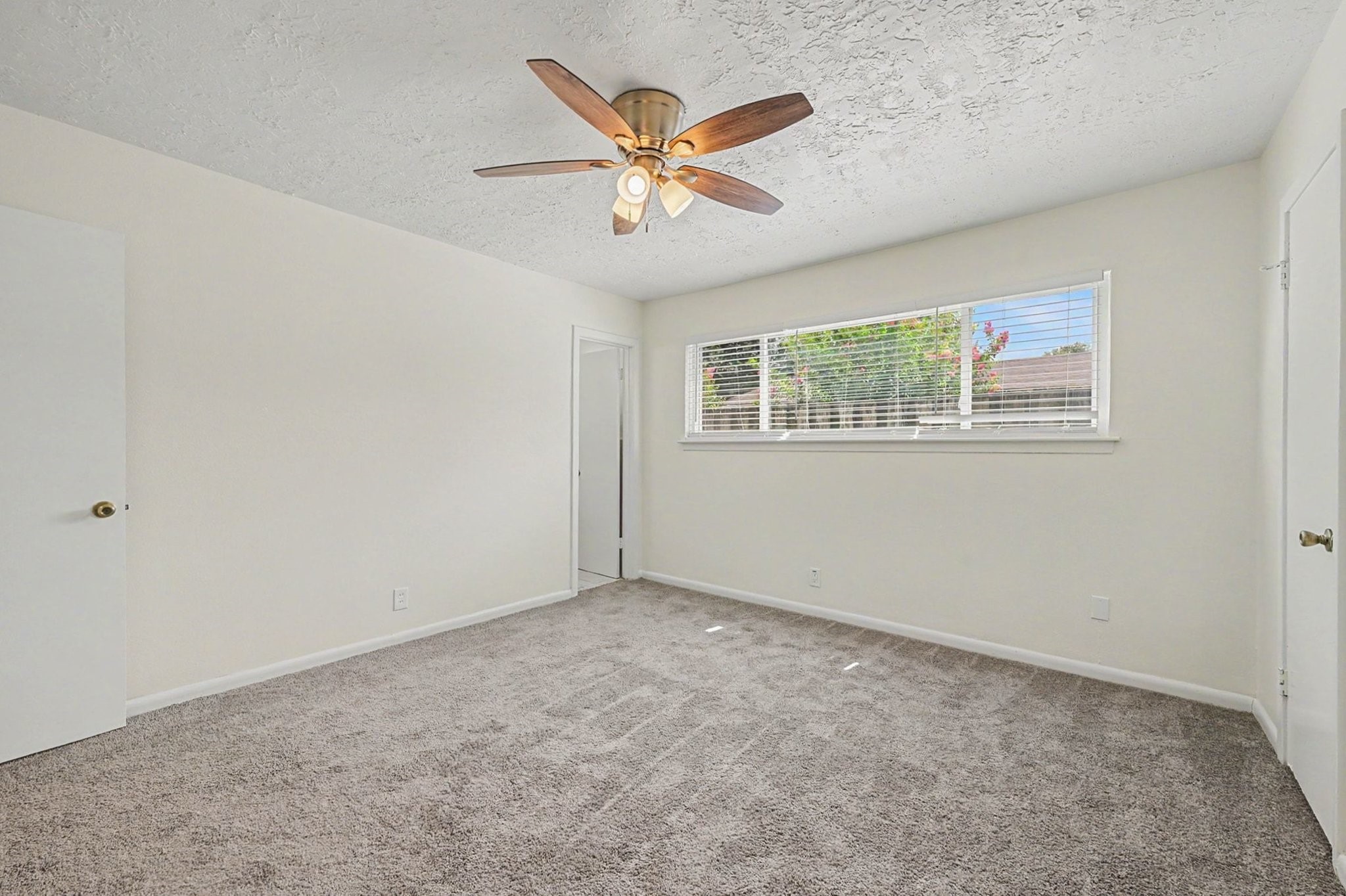 9315 Val Verde Street Houston, TX 77063 - Photo 17 of 27