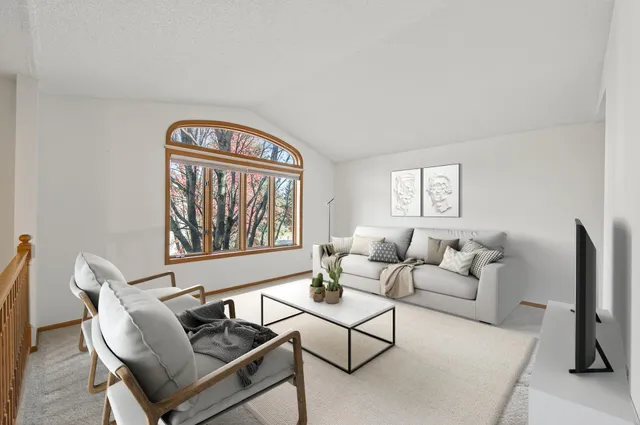 $285,000 | 2505 Sumac Ridge, White Bear Lake, MN 55110