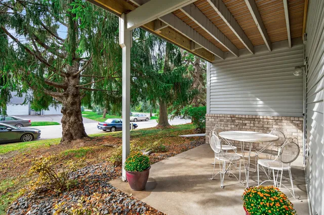 $285,000 | 2505 Sumac Ridge, White Bear Lake, MN 55110