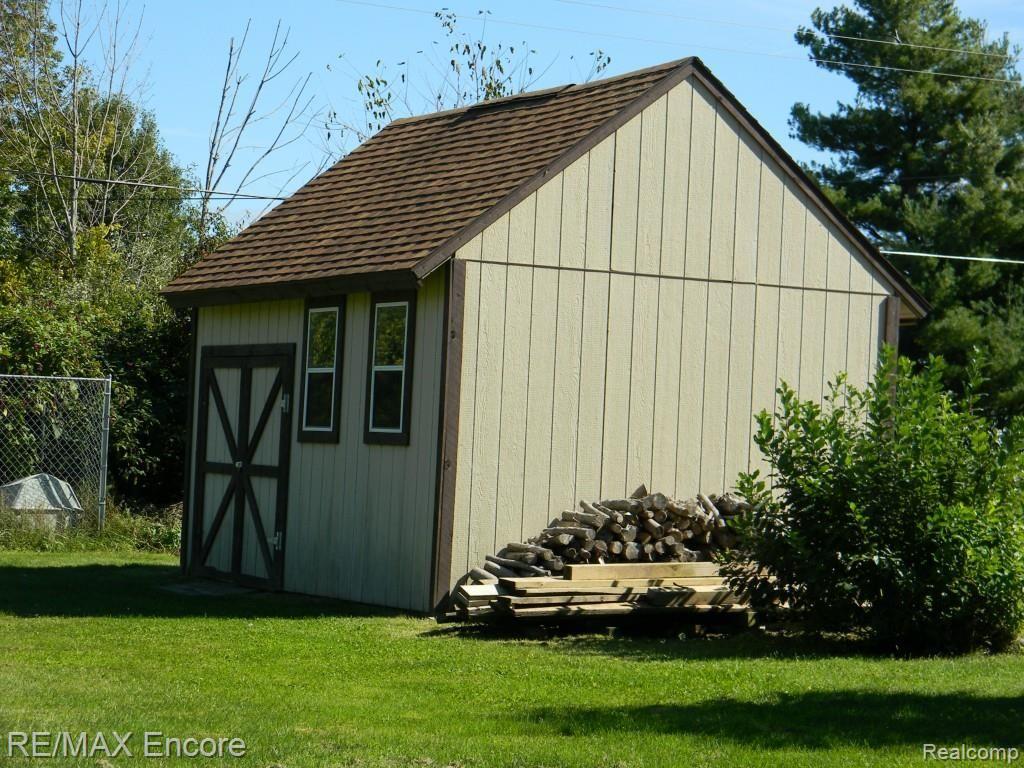 124 East Rattalee Lake Road Holly, MI 48442 - Photo 26 of 35 Storage Shed