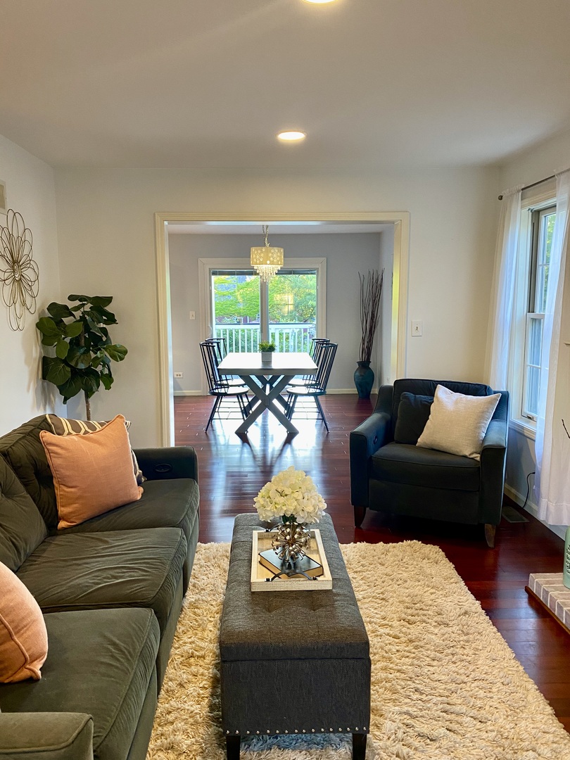 518 Cross Road Gurnee, IL 60031 - Photo 8 of 43