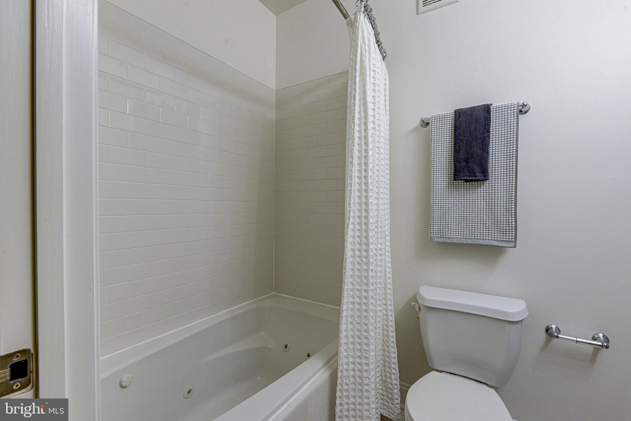 1445 Decatur Street Baltimore, MD 21230 - Photo 40 of 73 2nd Bathroom