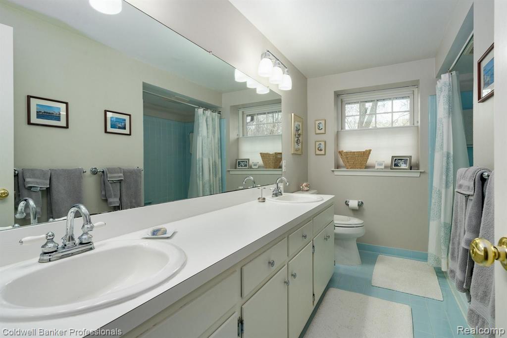 5776 Paint Valley Drive Rochester, MI 48306 - Photo 19 of 30