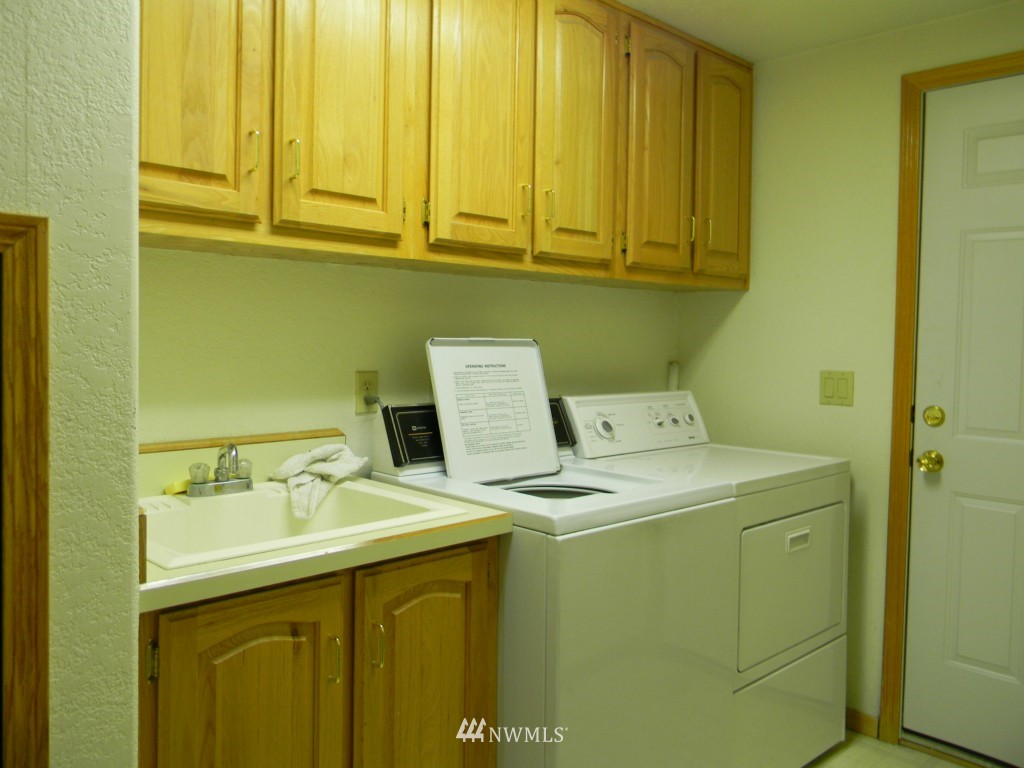 30 Northeast Cherokee Beach Road Belfair, WA 98528 - Photo 12 of 15 Gallery Image 12