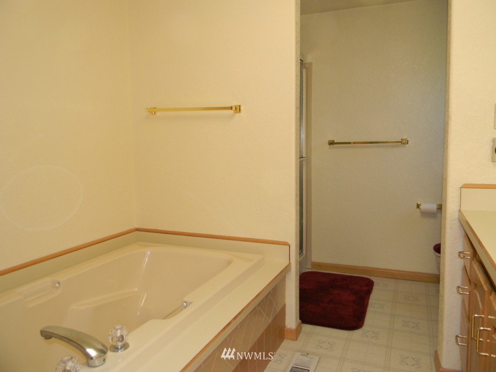 30 Northeast Cherokee Beach Road Belfair, WA 98528 - Photo 9 of 15 Gallery Image 9