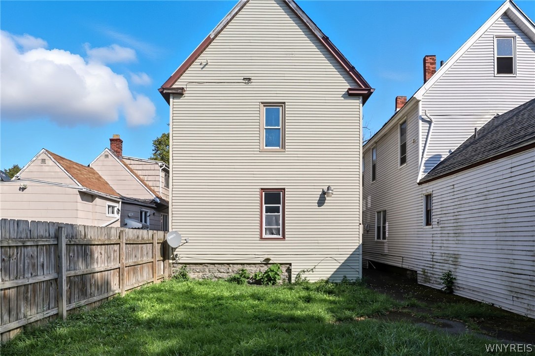 160 Benzinger Street Buffalo, NY 14206 - Photo 4 of 35