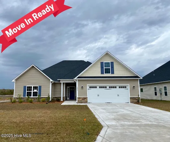 $404,000 | 1870 Olde Towne Pointe Boulevard, Jacksonville, NC 28546