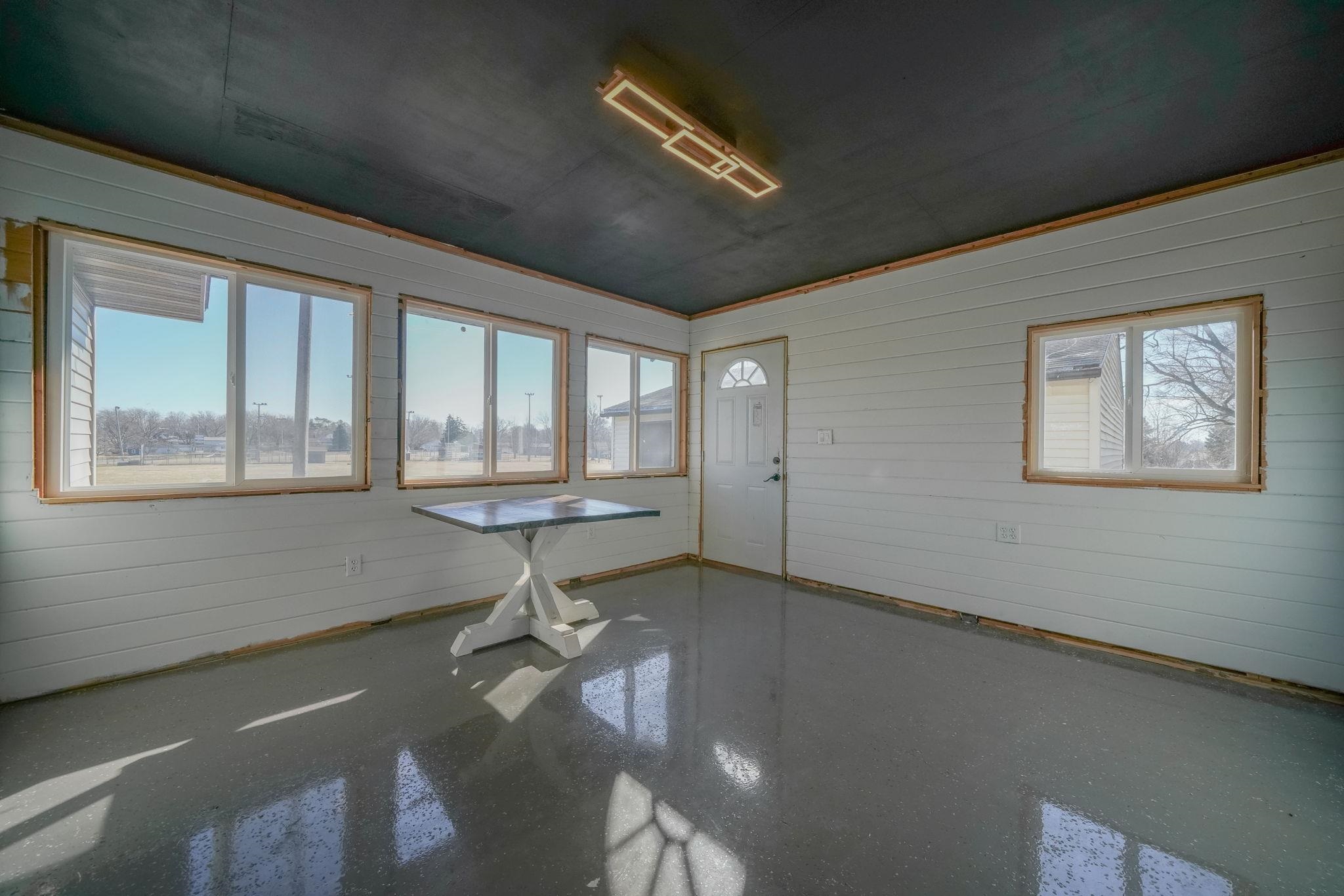 801 West Fulton Street Polo, IL 61064 - Photo 4 of 31