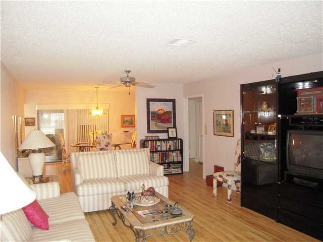 9820 Hydrangea Tree Way, Unit B Boynton Beach, FL 33436 - Photo 5 of 16 Additional Photo