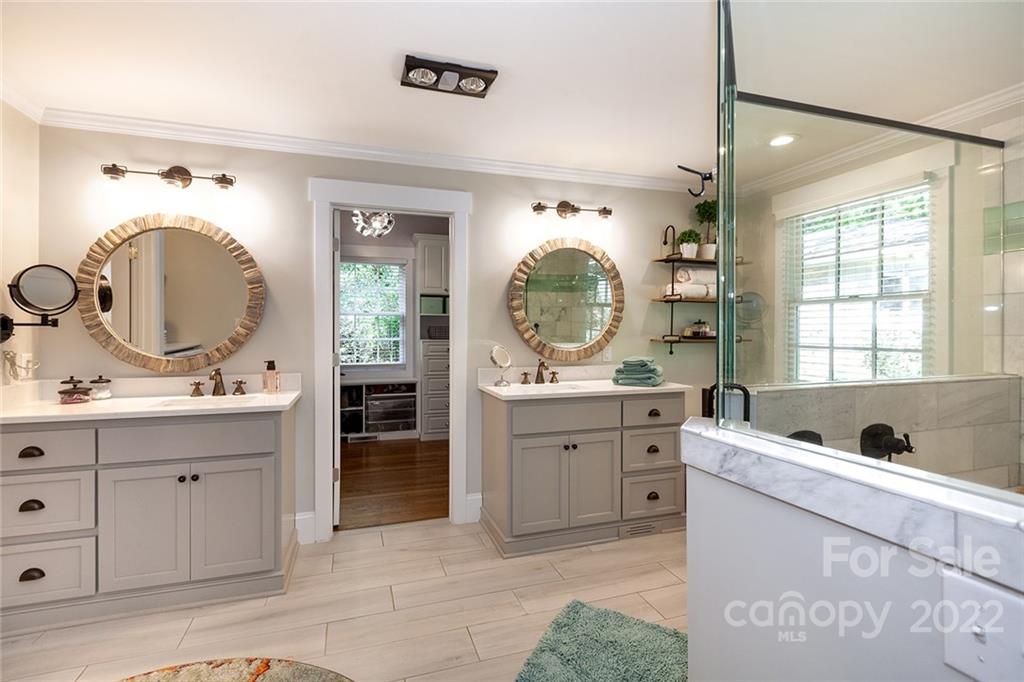 4301 Eagle Lake Drive Charlotte, NC 28217 - Photo 20 of 41 a living room with granite countertop furniture and a mirror