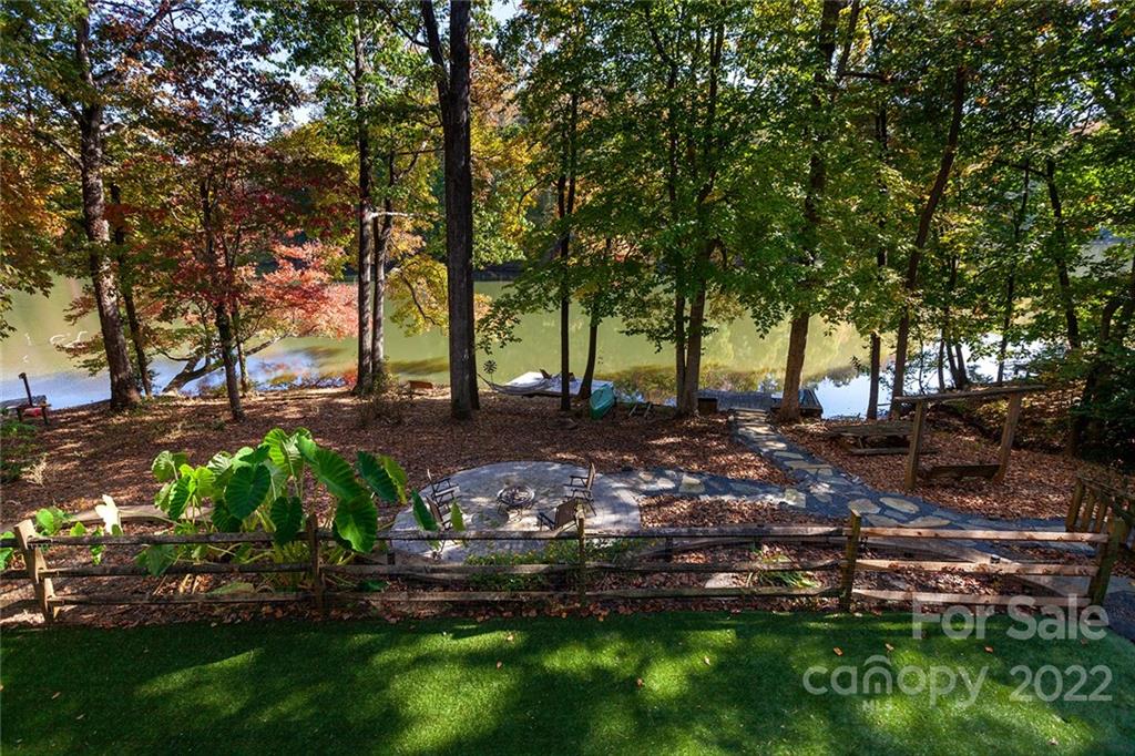 4301 Eagle Lake Drive Charlotte, NC 28217 - Photo 35 of 41 a view of outdoor space