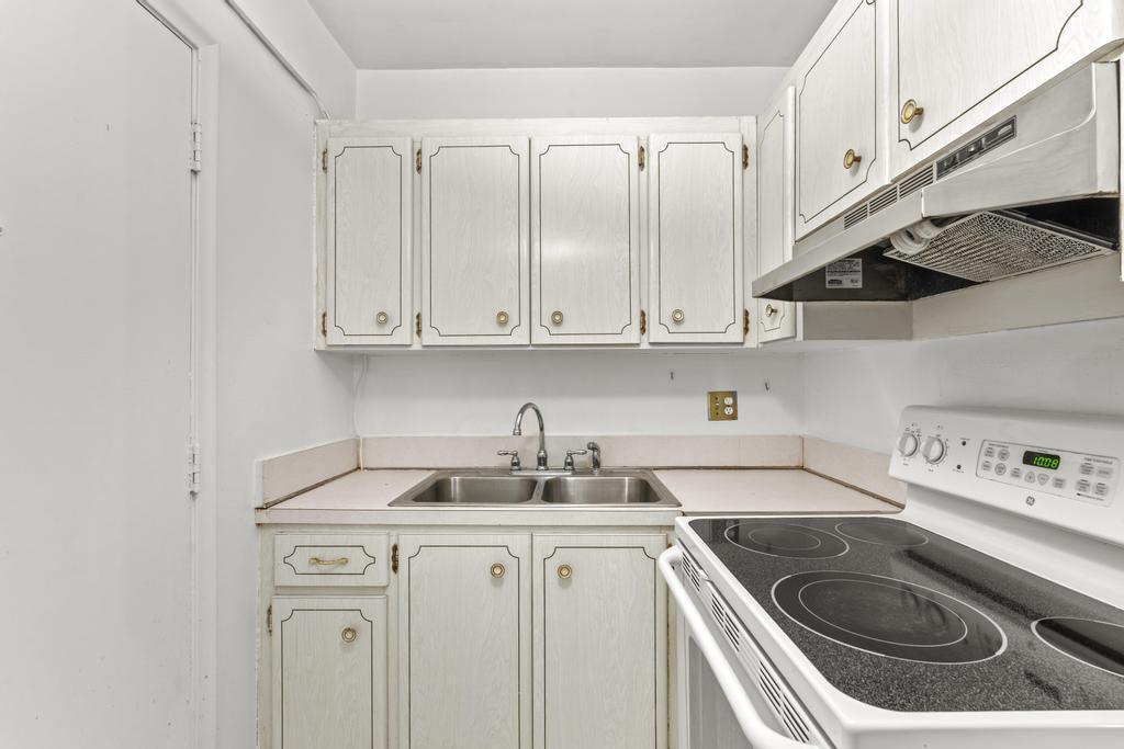 350 South Cypress Road, Unit 502 Pompano Beach, FL 33060 - Photo 15 of 36 DSC07569