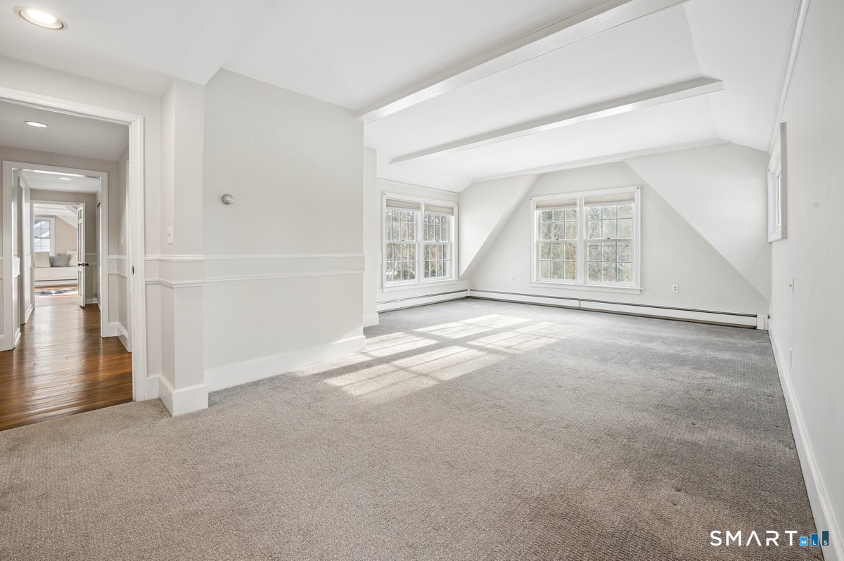 1091 Round Hill Road Fairfield, CT 06824 - Photo 21 of 28