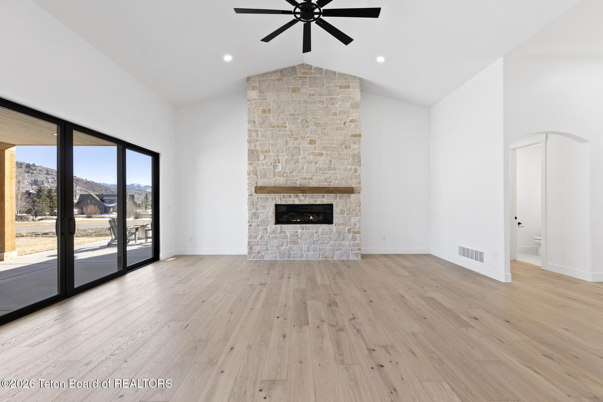 6373 Snow Goose Circle Victor, ID 83455 - Photo 20 of 59 16 Living room