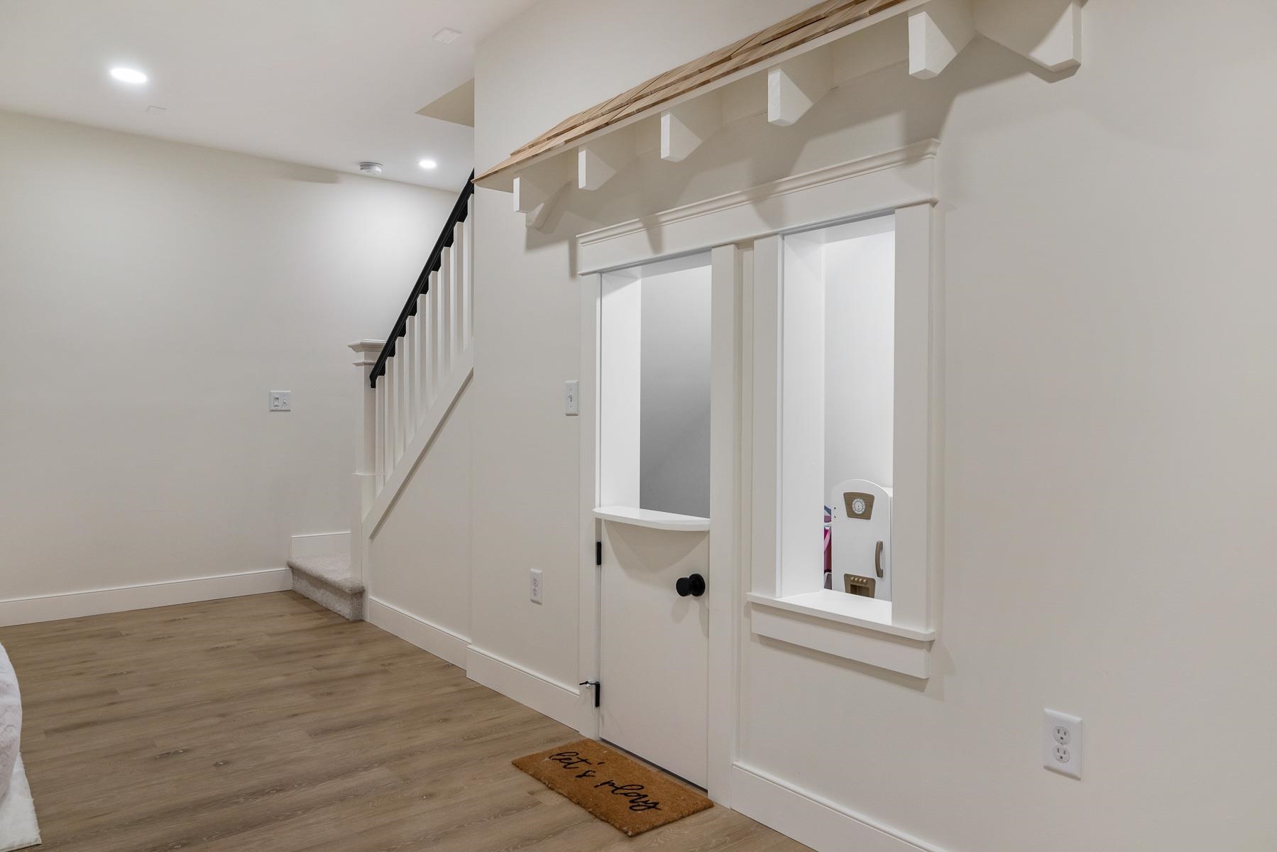 7 Jacqueline Way Stratham, NH 03885 - Photo 31 of 40 Gallery Image 31