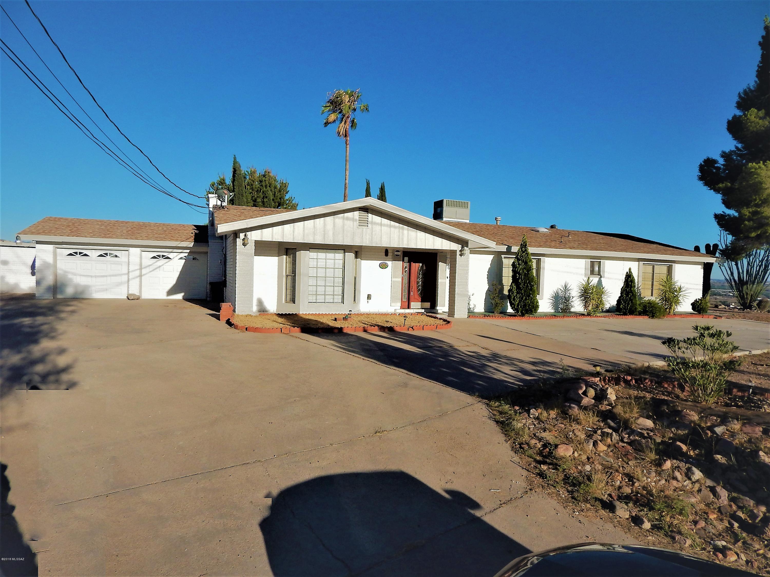 1252 Circulo Aguilar Rio Rico, AZ 85648 - Photo 2 of 24 Gallery Image 2