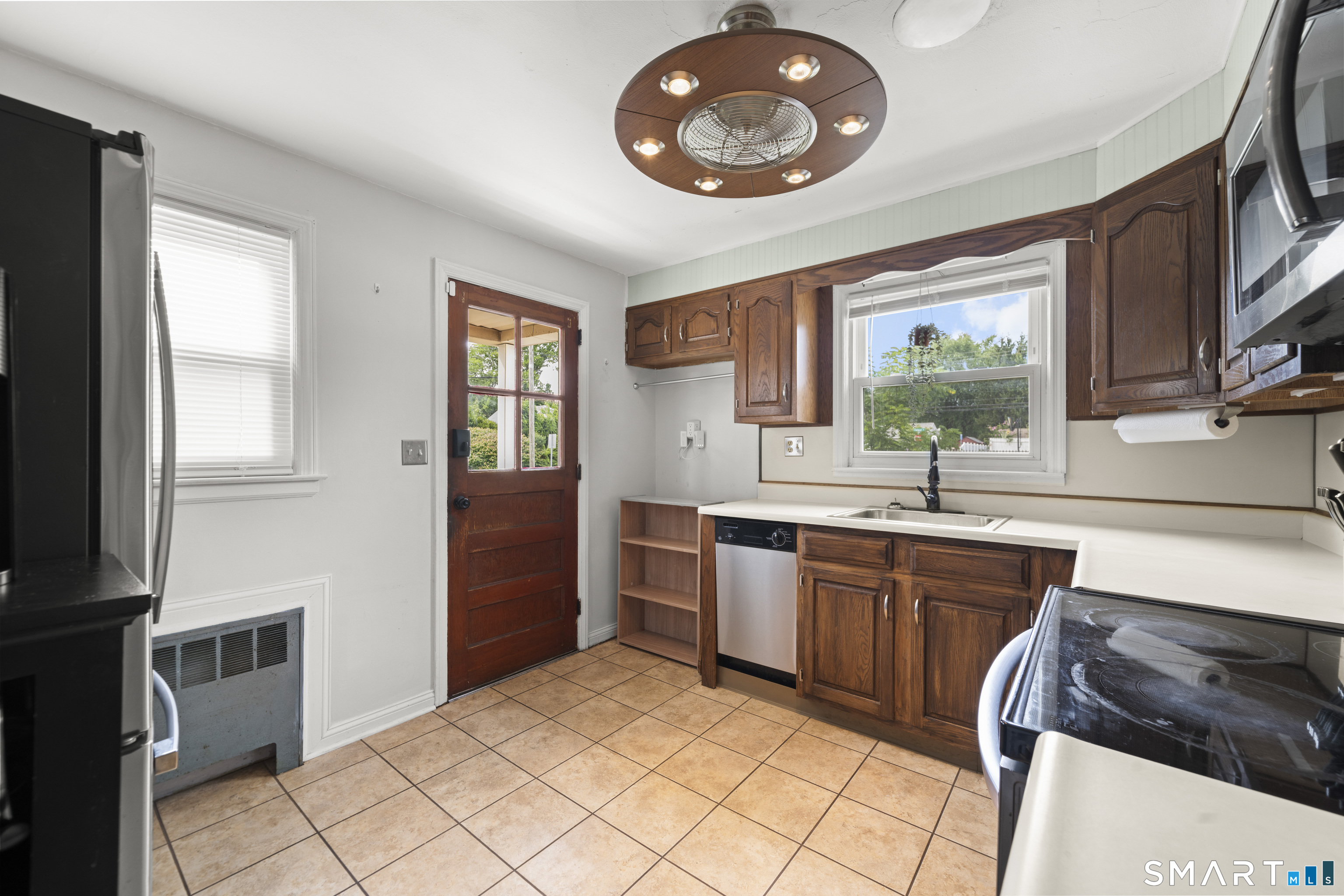 4 Eleanor Road East Hartford, CT 06118 - Photo 4 of 25 Gallery Image 4