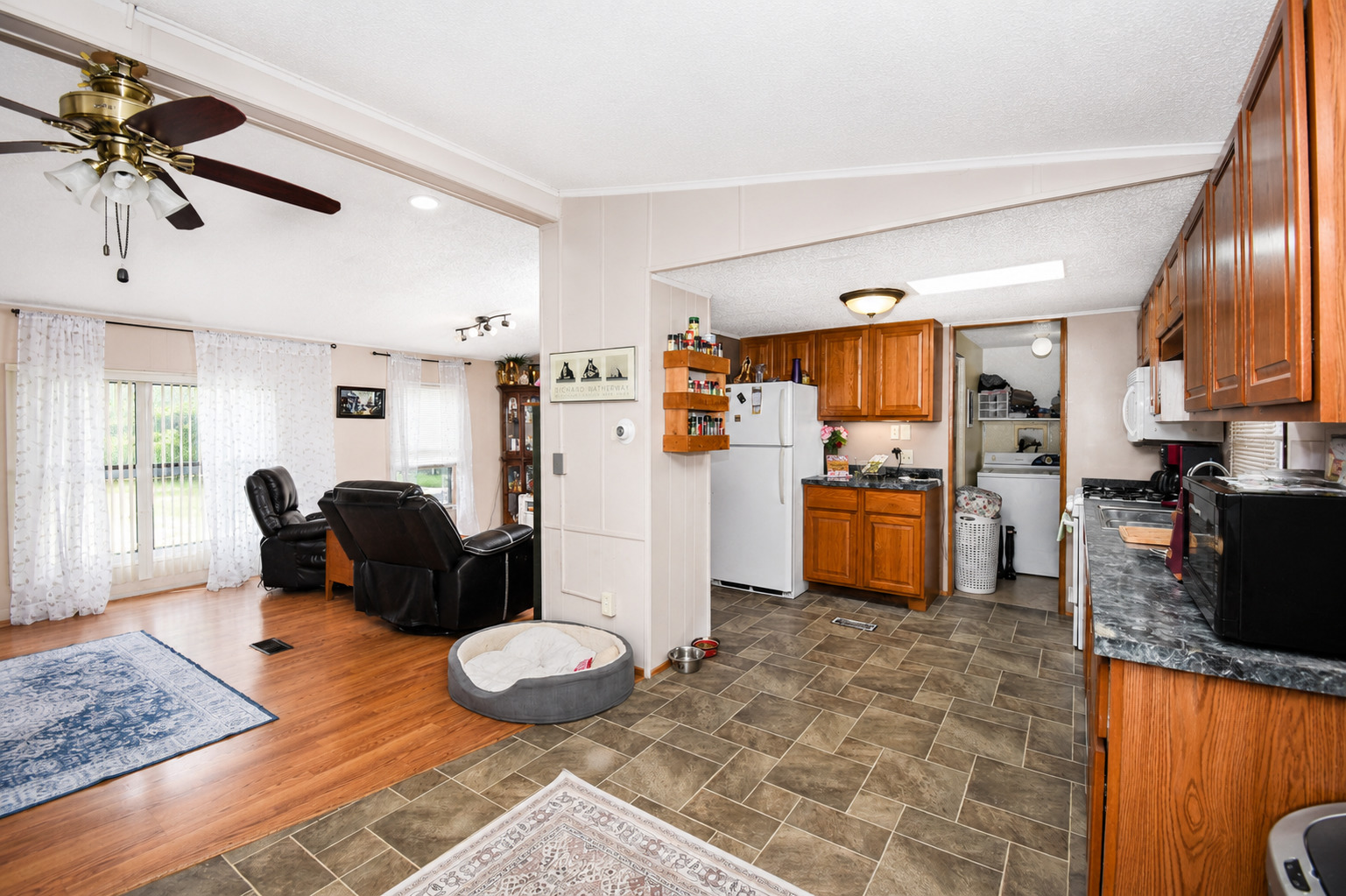 38703 North Sheridan Road, Unit 164 Beach Park, IL 60099 - Photo 4 of 10