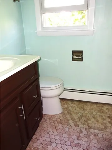 $2,200 | 3 Southmayd Street, Unit A, Newport, RI 02840