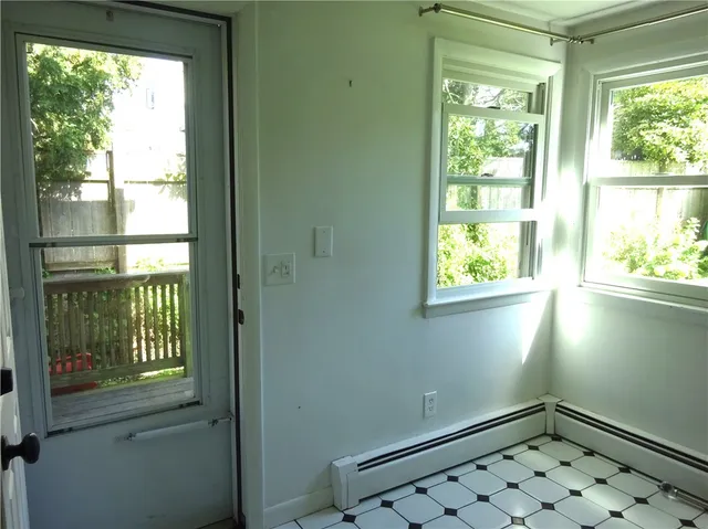 $2,200 | 3 Southmayd Street, Unit A, Newport, RI 02840