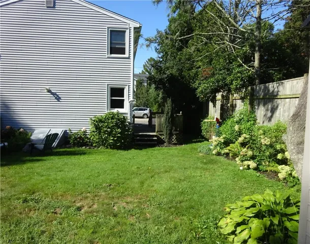 $2,200 | 3 Southmayd Street, Unit A, Newport, RI 02840