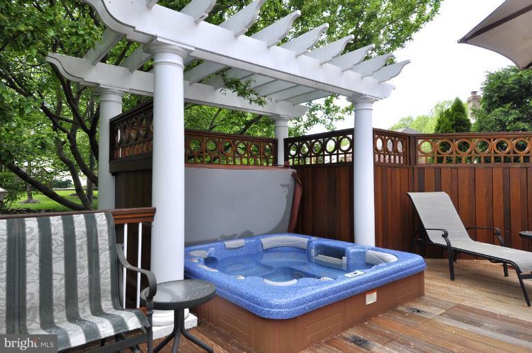 115 Fox Trail Terrace Gaithersburg, MD 20878 - Photo 14 of 22 a view of a chairs in a patio