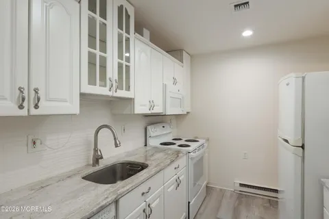 $629,000 | 72 Berkshire Court, Red Bank, NJ 07701