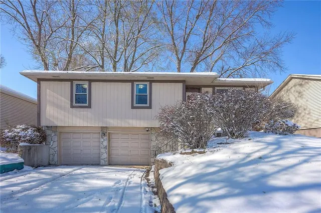 $225,000 | 706 South 9th Street, Edwardsville, KS 66111