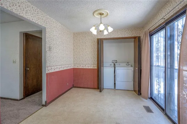 $225,000 | 706 South 9th Street, Edwardsville, KS 66111