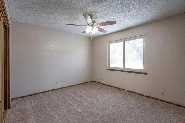 $225,000 | 706 South 9th Street, Edwardsville, KS 66111