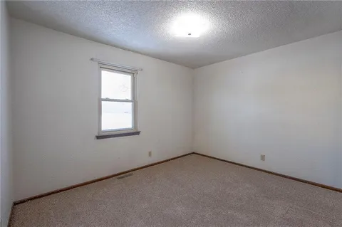 $225,000 | 706 South 9th Street, Edwardsville, KS 66111