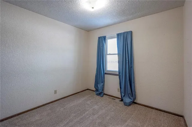 $225,000 | 706 South 9th Street, Edwardsville, KS 66111