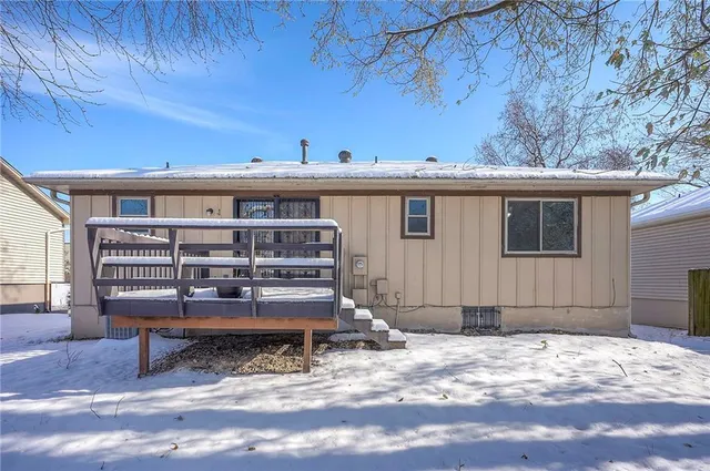 $225,000 | 706 South 9th Street, Edwardsville, KS 66111