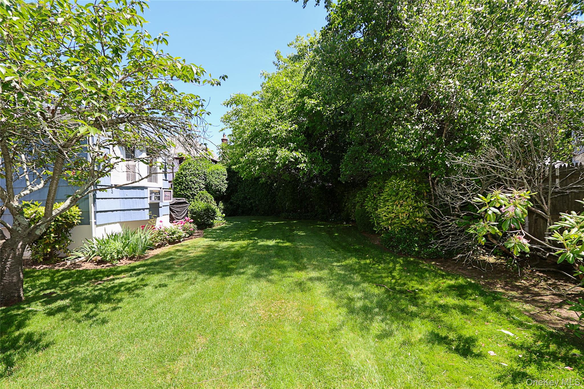 15 Hemlock Street Merrick, NY 11566 - Photo 41 of 47
