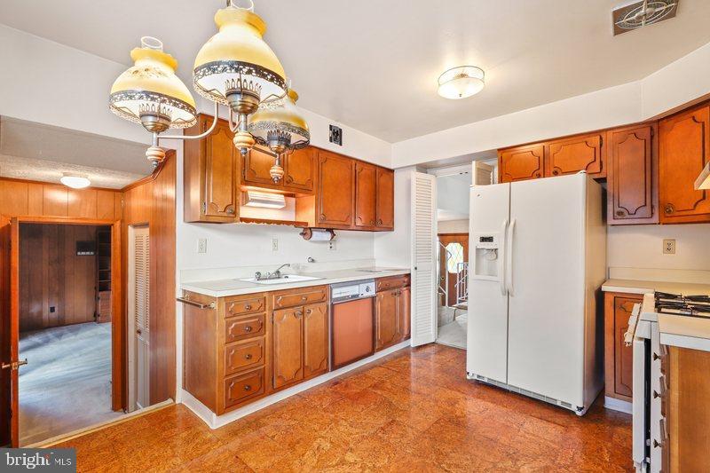 6308 Wayles Street Springfield, VA 22150 - Photo 13 of 36