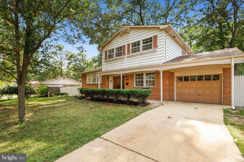 6308 Wayles Street Springfield, VA 22150 - Photo 3 of 36