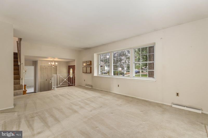 6308 Wayles Street Springfield, VA 22150 - Photo 8 of 36