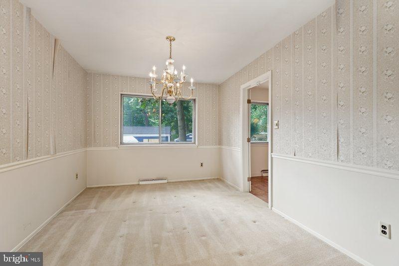 6308 Wayles Street Springfield, VA 22150 - Photo 10 of 36