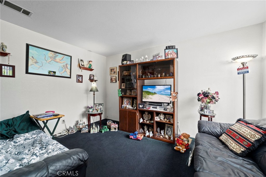 5220 Hanover Way Montclair, CA 91763 - Photo 8 of 31