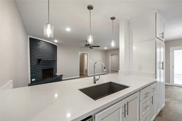 $1,950 | 12050 Sela Lane, Houston, TX 77072