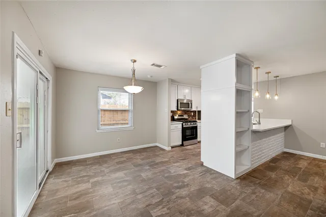 $1,950 | 12050 Sela Lane, Houston, TX 77072