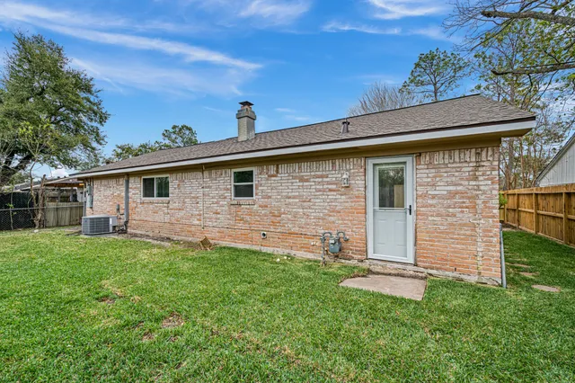 $1,850 | 12050 Sela Lane, Houston, TX 77072
