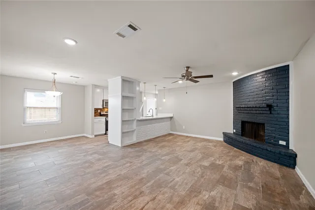 $1,850 | 12050 Sela Lane, Houston, TX 77072