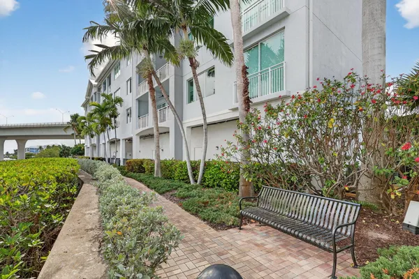 $7,000 | 675 Northwest Flagler Avenue, Unit 202, Stuart, FL 34994
