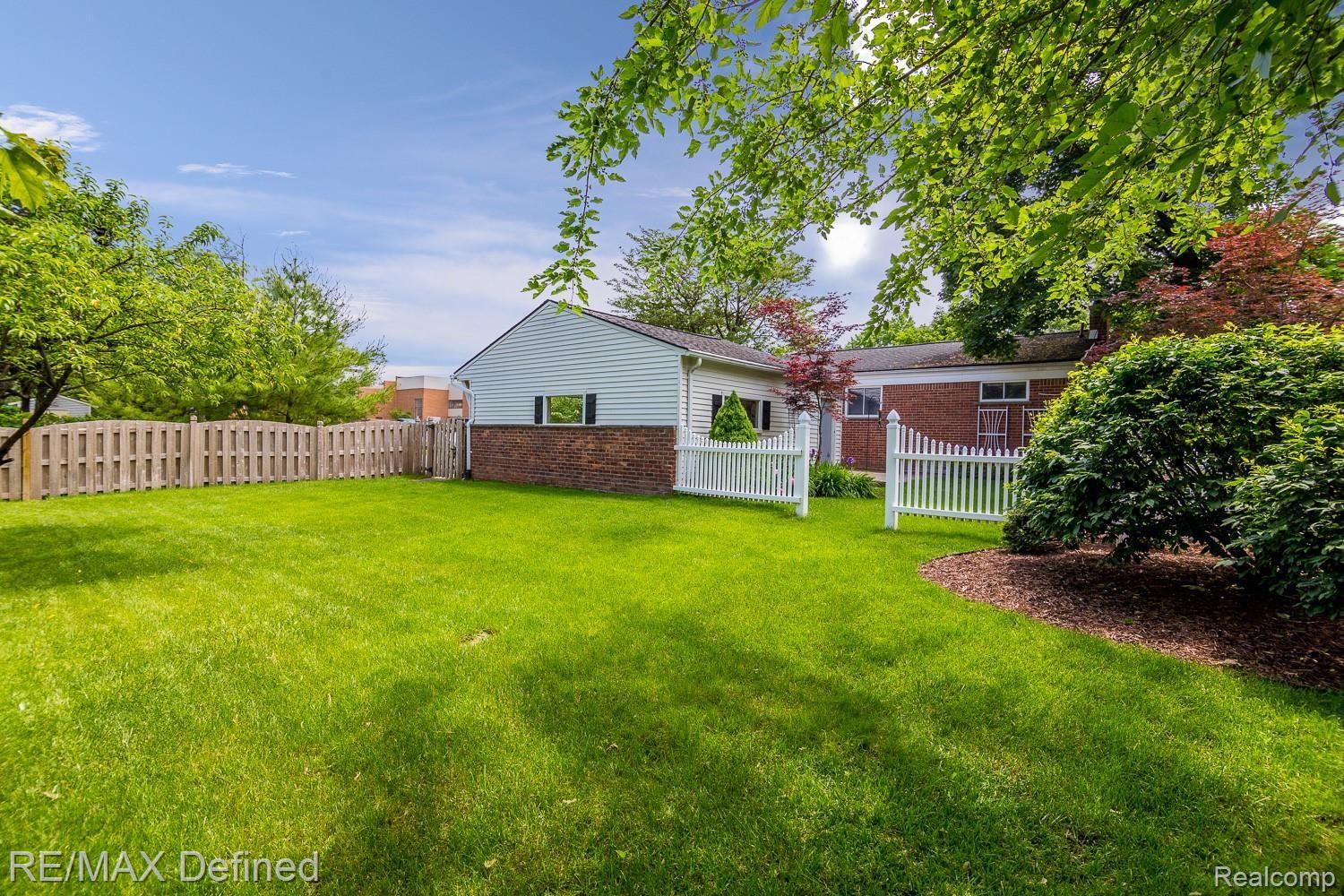 228 North Hill Circle Rochester, MI 48307 - Photo 35 of 43 228 N Hill Cir (13).jpg