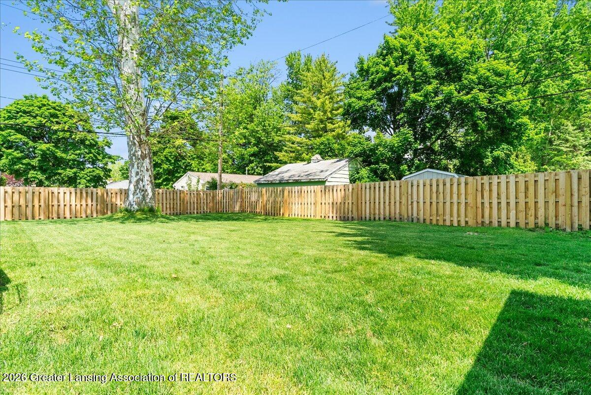 2913 Quincy Lane Lansing, MI 48910 - Photo 36 of 36 13-Media Jett - 12