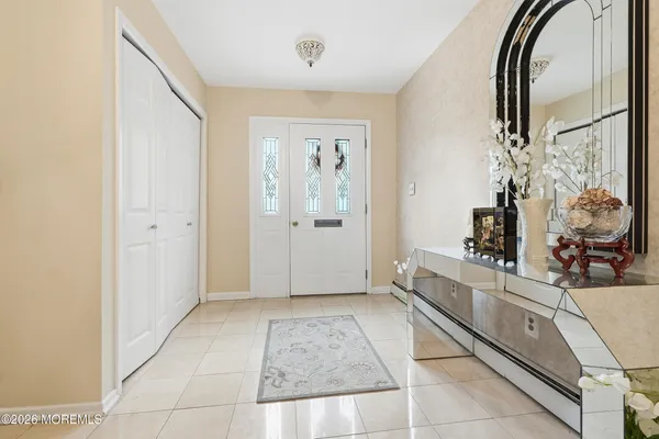 a view of entryway with a rug