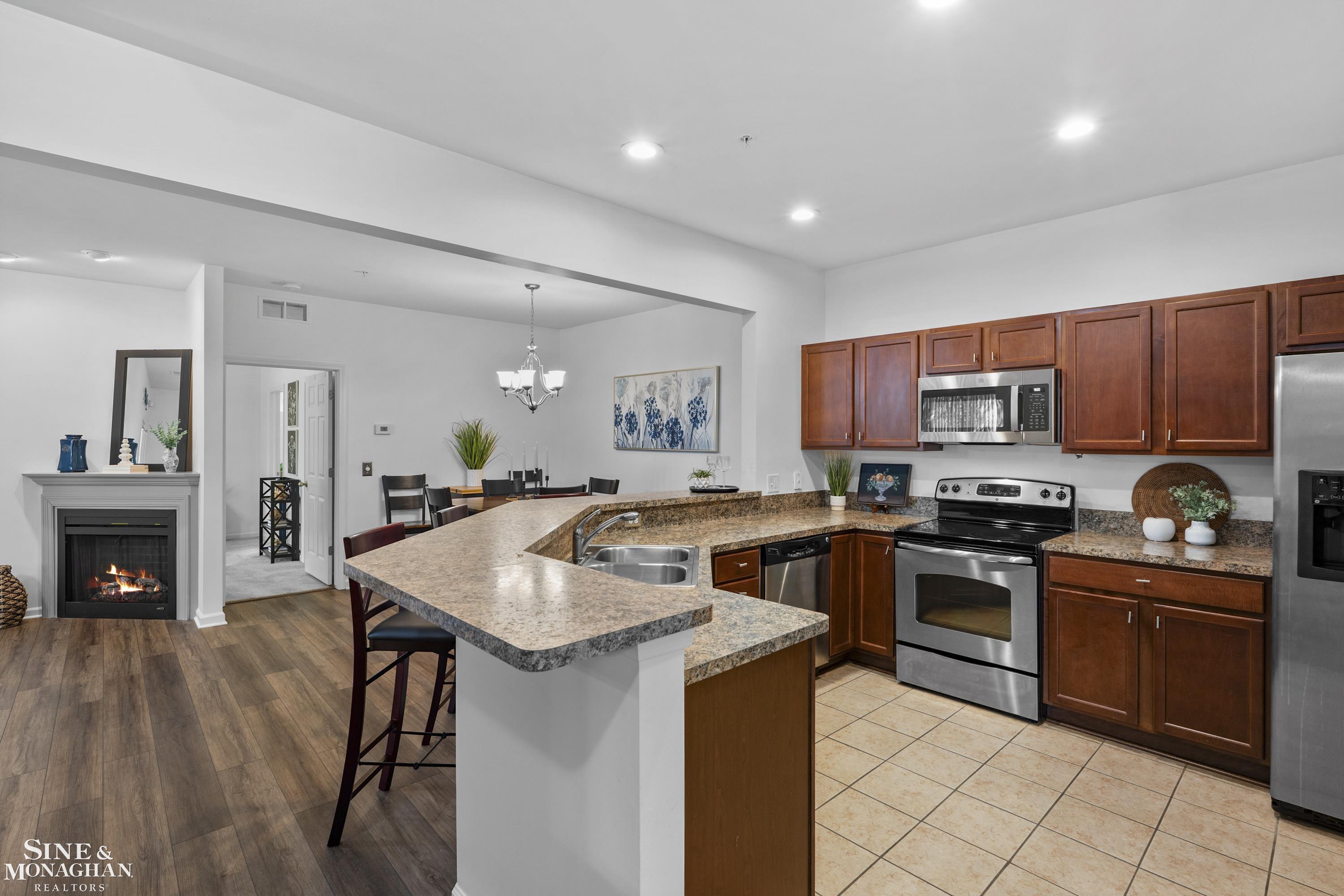 29981 Fox Run Circle Warren, MI 48092 - Photo 15 of 34 50213994-378d3b1a-84cd-4879-bbdc-1f63e008b289.JPG